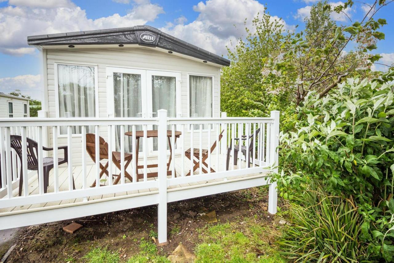 Beautiful 6 Berth Caravan With Decking At Southview Holiday Park Ref 33024O Otel Skegness Dış mekan fotoğraf