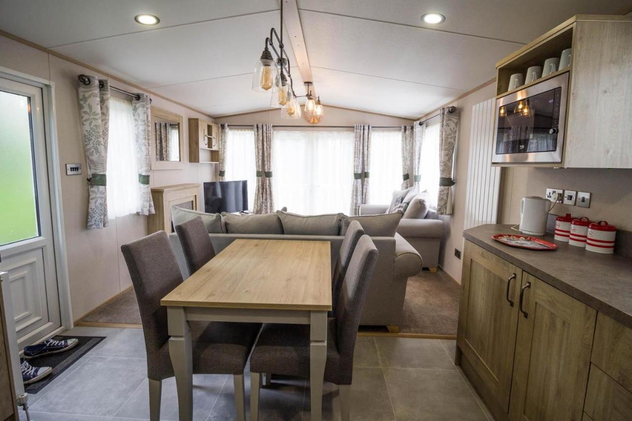 Beautiful 6 Berth Caravan With Decking At Southview Holiday Park Ref 33024O Otel Skegness Dış mekan fotoğraf