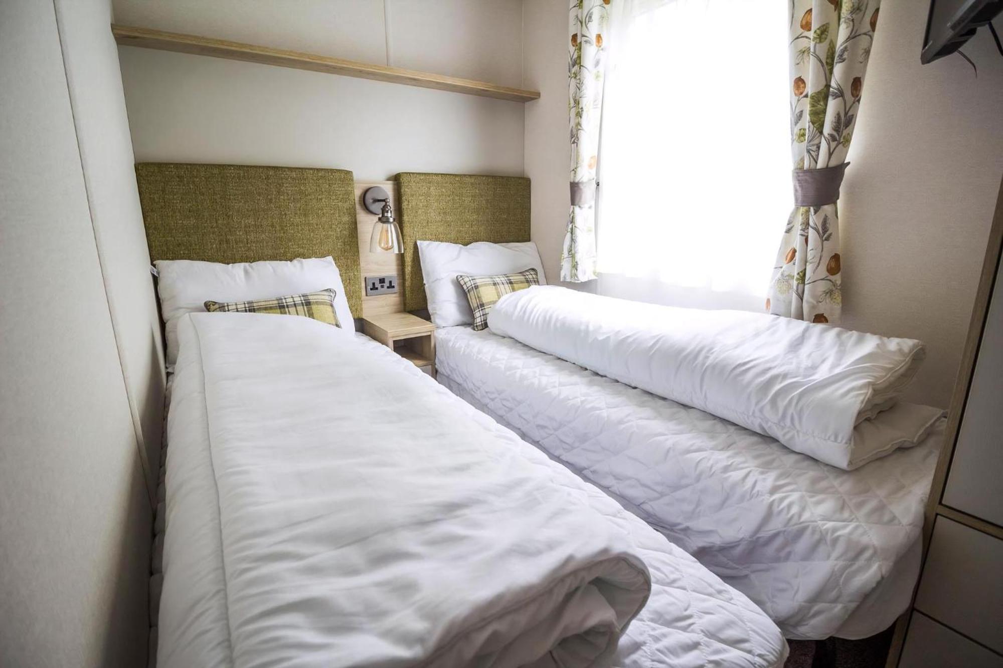 Beautiful 6 Berth Caravan With Decking At Southview Holiday Park Ref 33024O Otel Skegness Dış mekan fotoğraf