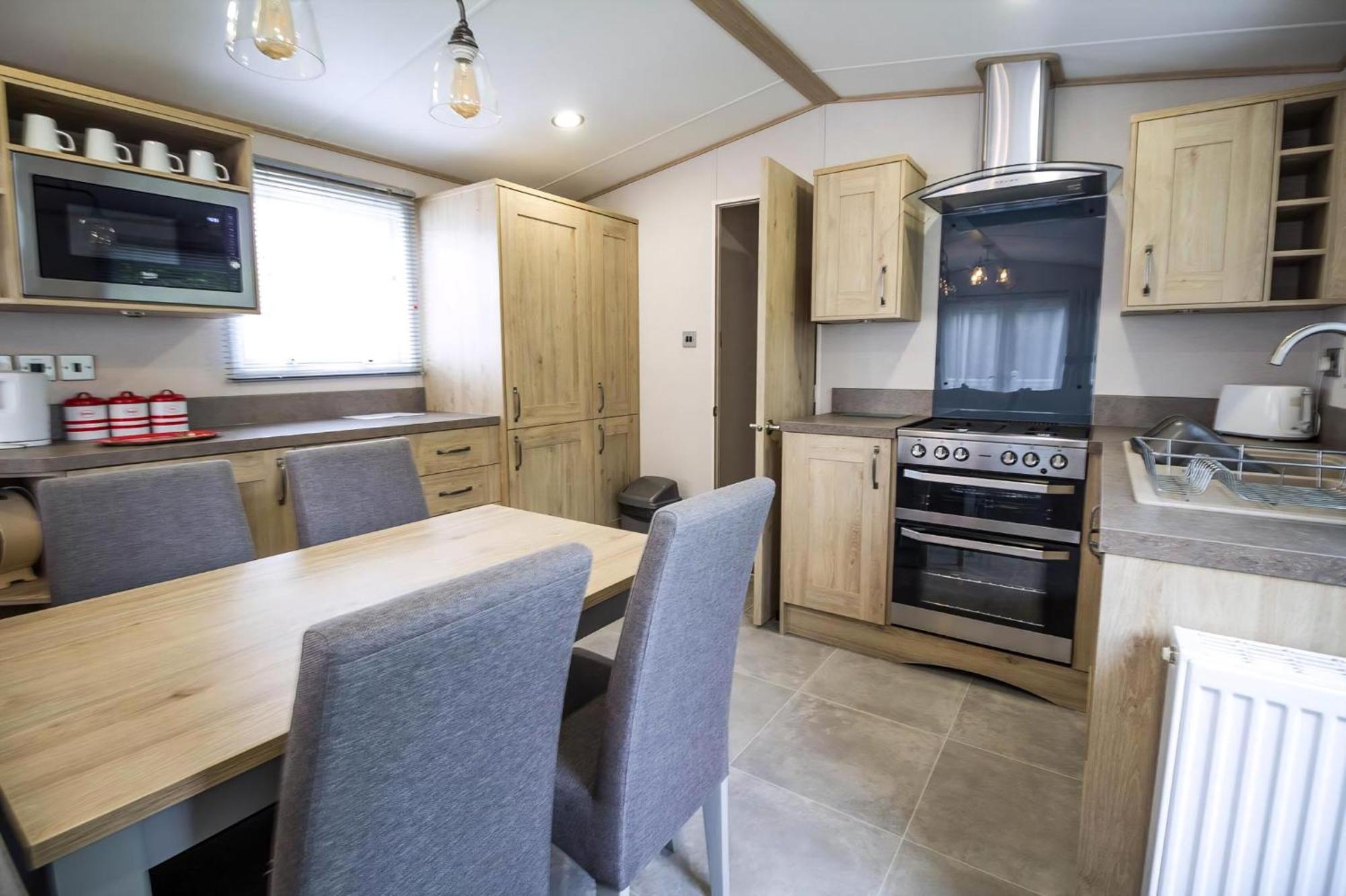Beautiful 6 Berth Caravan With Decking At Southview Holiday Park Ref 33024O Otel Skegness Dış mekan fotoğraf