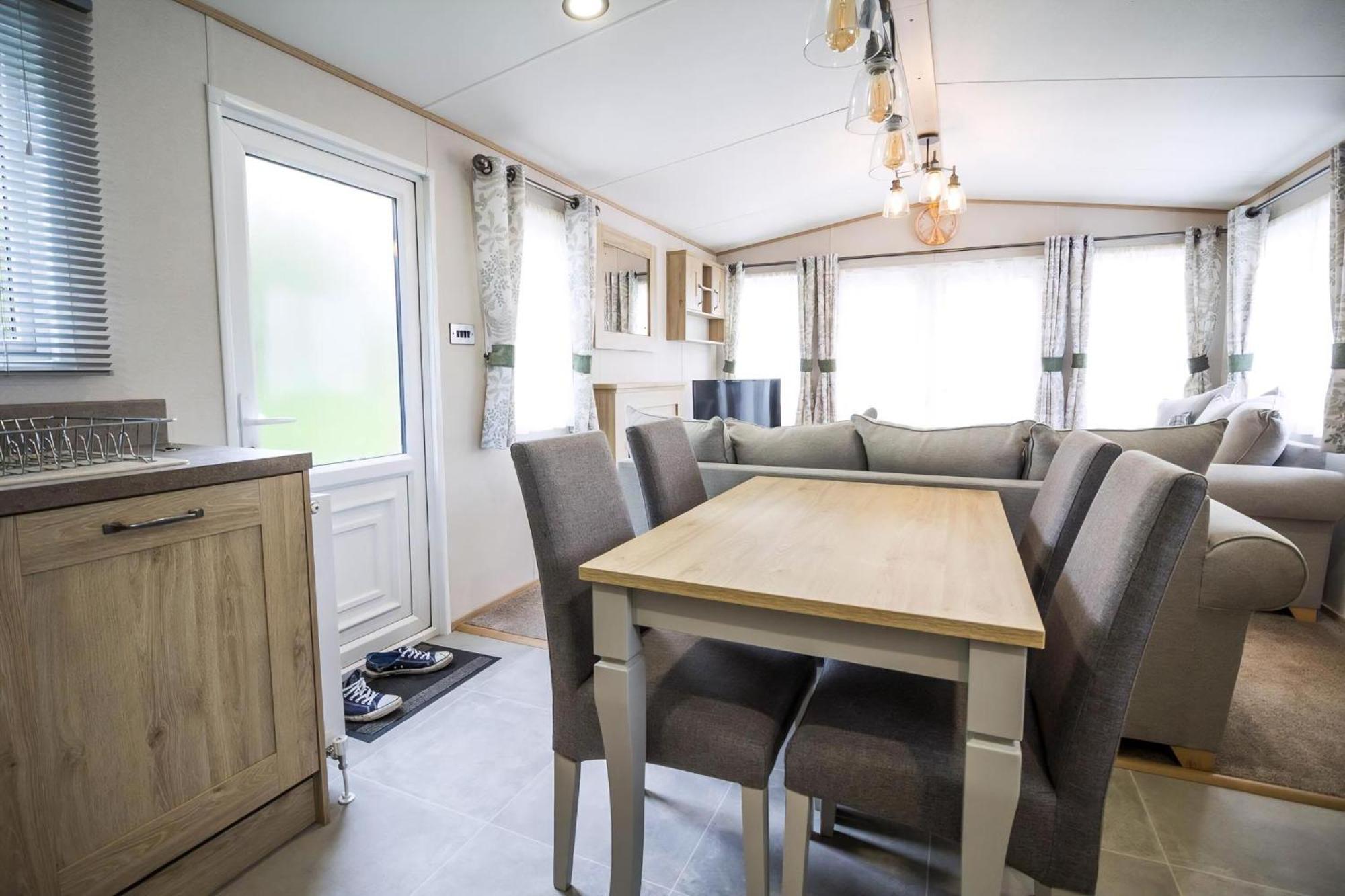 Beautiful 6 Berth Caravan With Decking At Southview Holiday Park Ref 33024O Otel Skegness Dış mekan fotoğraf